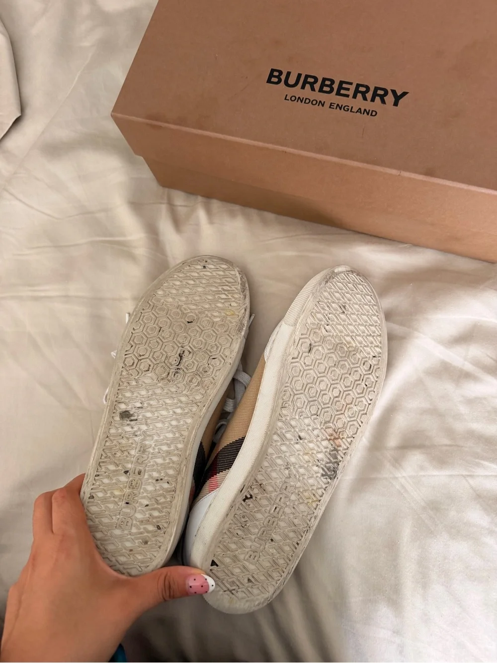 Burberry Women's White and Beige Vintage Check Low-Top Sneakers